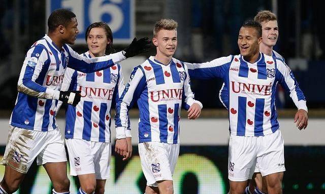 足球发展的 足球发展的